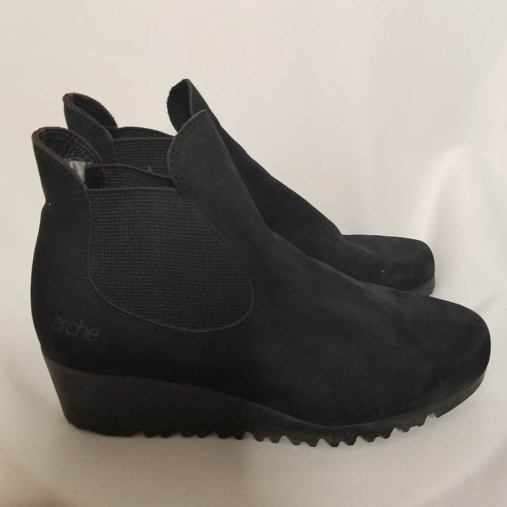 Arche nubuck made in france booties blacl leather size 5